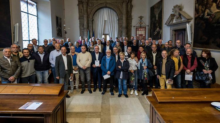 I novan'tanni dell'Avis, premiati i donatori
