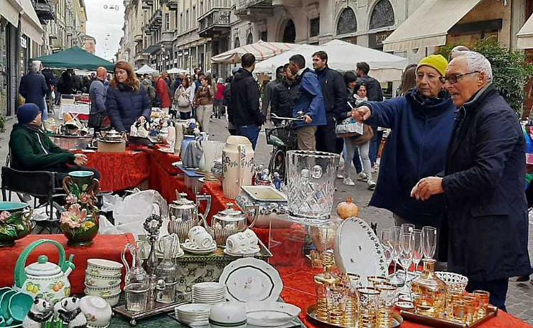 Nel giorno di festa, Cremona è dei turisti di passaggio