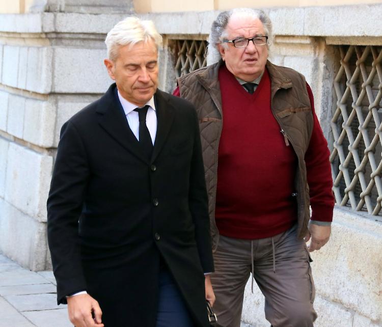 Giù dal taxi: «Mio figlio in ospedale, era in pericolo di vita»