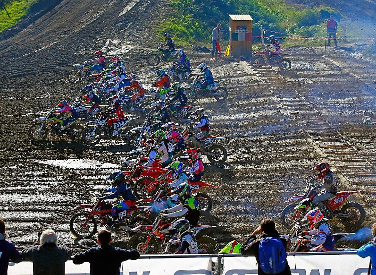 E' motocross spettacolo e Calandra è secondo