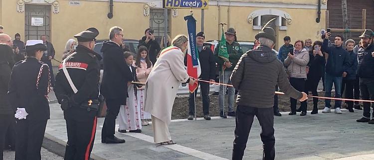  In festa per la piazza rinnovata