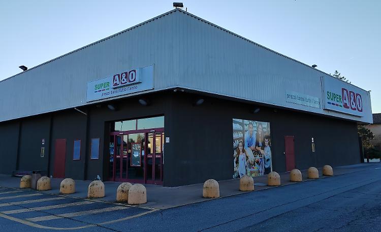 Dal 17 aprile supermercato chiuso: «Stipendi e Tfr soltanto un miraggio»