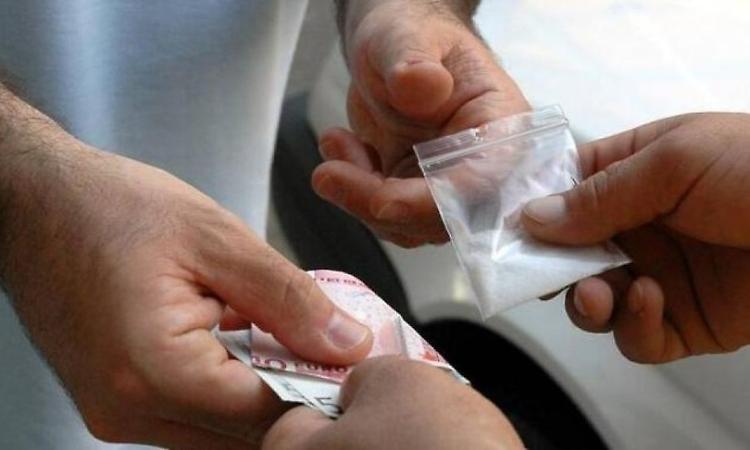 Controlli anti droga dei carabinieri, segnalato un 35enne pregiudicato