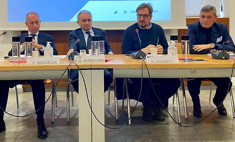 Manifattura: le imprese lombarde resistono in un quadro internazionale difficile
