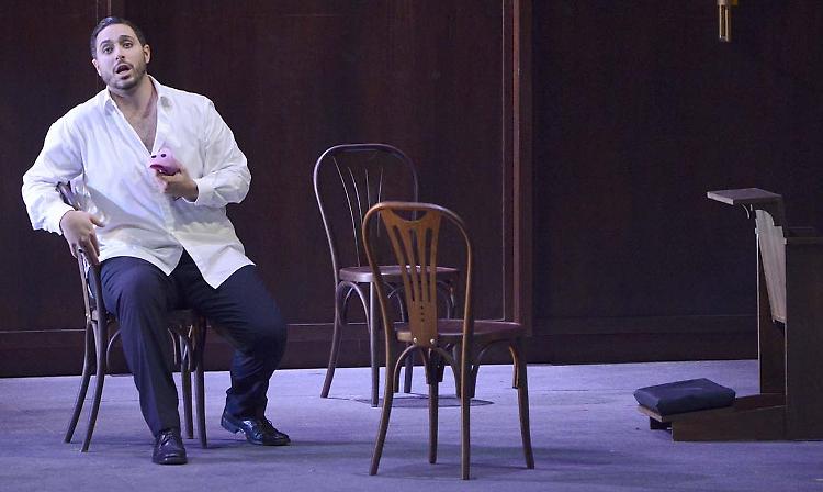 Don Carlo diverso e stupendo. Un re e gli intrighi di potere