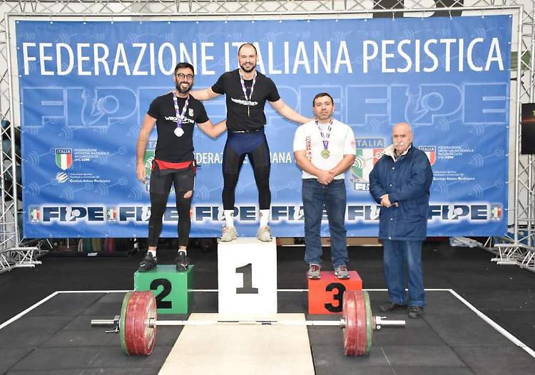 Il trono del sollevamento pesi è cremonese