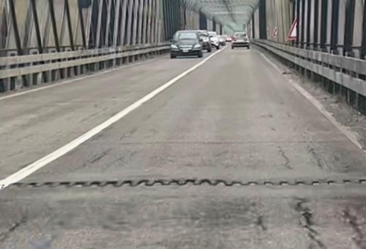 Ponte sul Po, buche e dislivelli: si è sollevato un altro giunto