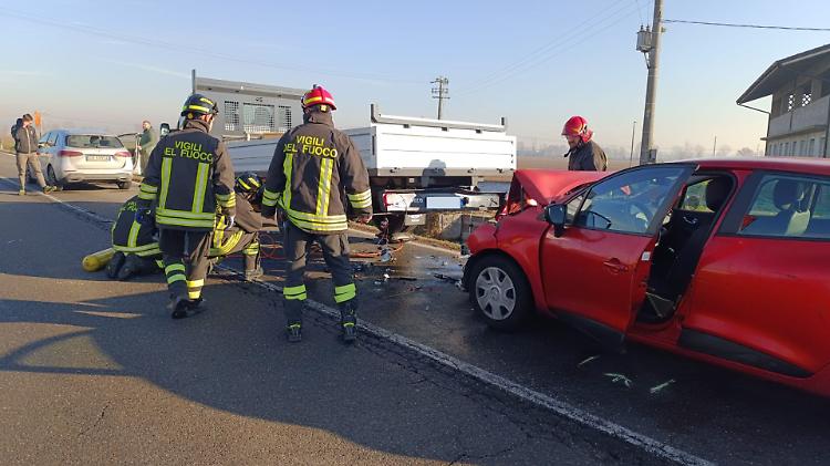 Incidente tra auto e camion, Bergamina bloccata in entrambe le direzioni