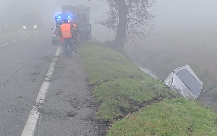 Fuori strada lungo la Padana inferiore, 81enne ferita