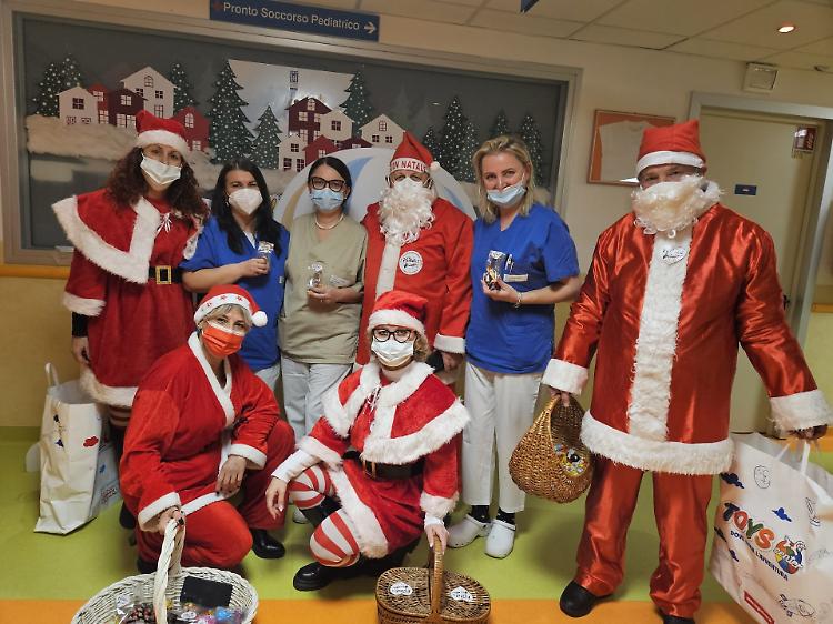Pantelù, Babbi Natale in Pediatria all'Ospedale Maggiore