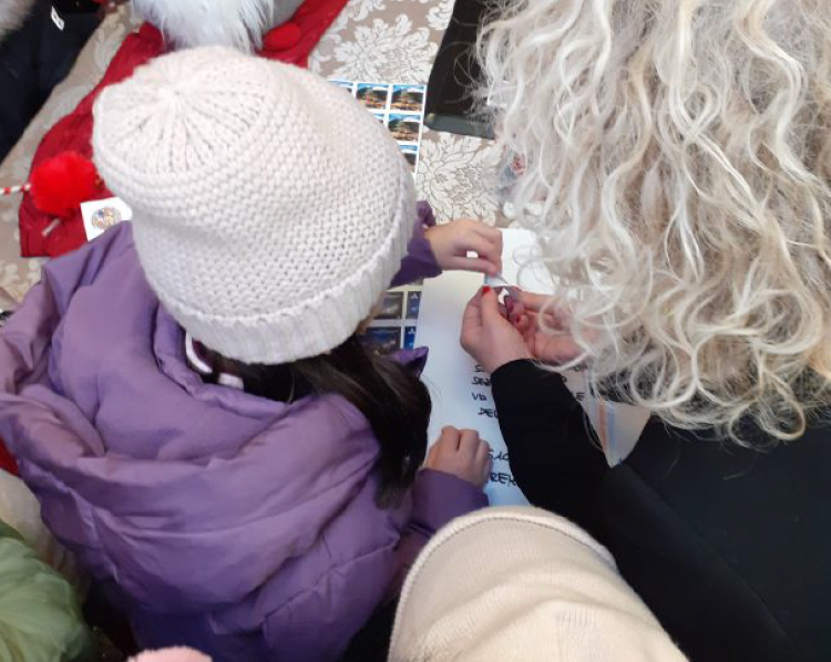 Poste, le lettere dei bambini ai piccoli in pediatria