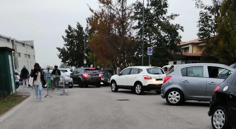 Via Treviglio, Fiab: «Basta auto, rischio per gli studenti»