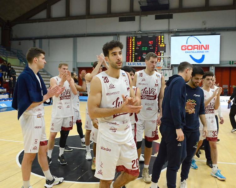 Basket. Trapani subito col turbo. La Juvi Ferraroni incassa