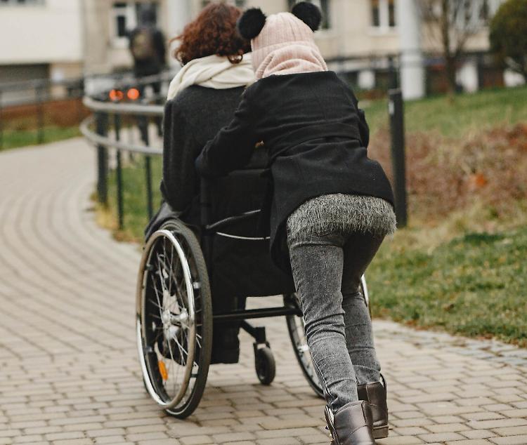 Social Care: il portale che aiuta chi è fragile