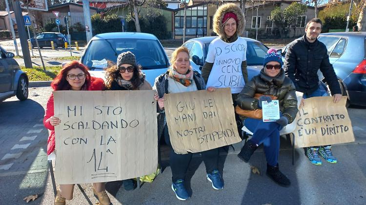 Sciopero alla Lidl, i lavoratori incontrano i clienti