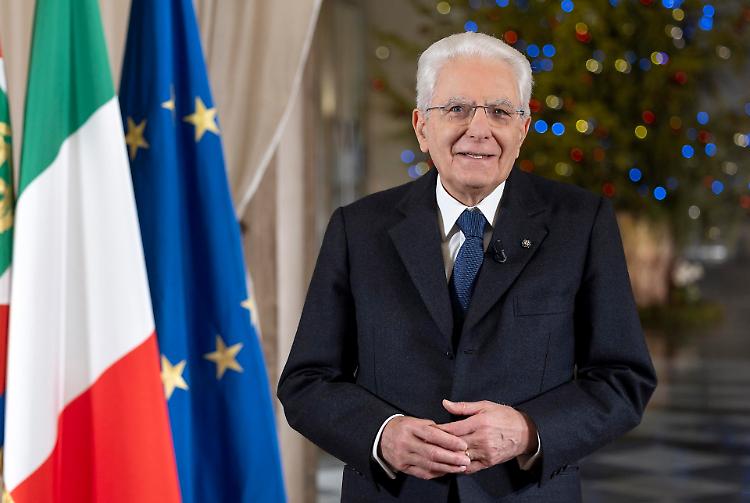 Mattarella: "Basta rassegnazione, uniti siamo forti"