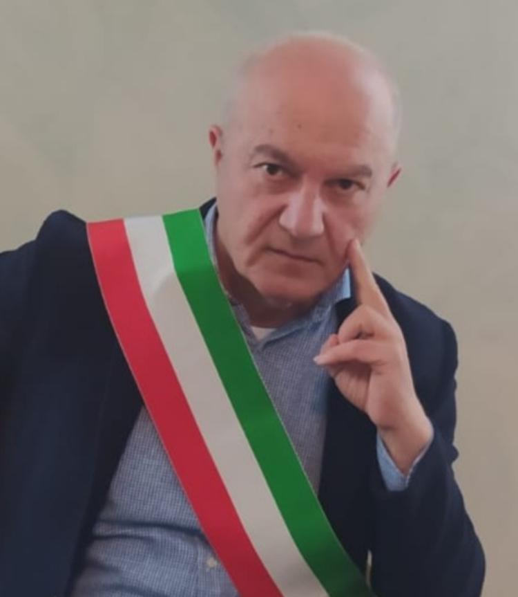 Il sindaco-medico: «Più tecnologia e personale»