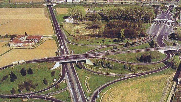 A21, la stangata è ‘mini’: tariffe più care del 2,3%