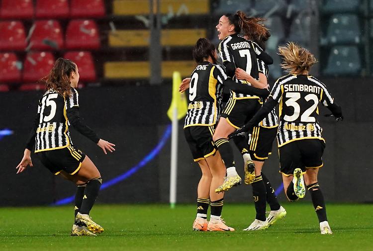 La Juventus nega il bis alla Roma e porta a casa la Supercoppa