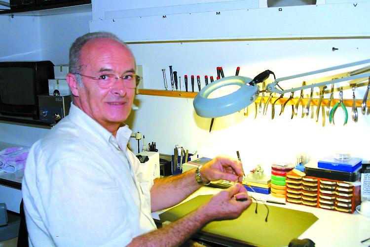 Addio a Luigino Poli, per decenni anima dell'omonimo negozio di ottica in via Solferino