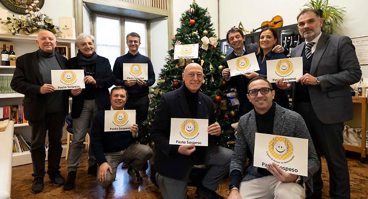 Sono 800 i ‘pasti sospesi’: un aiuto per chi ha bisogno