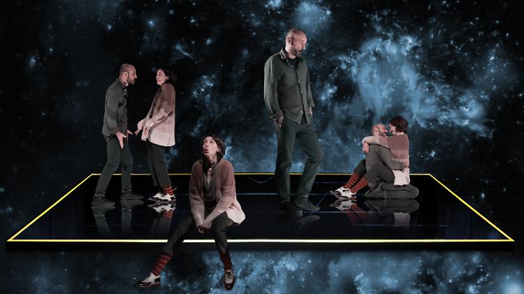 #DIRITTODICRITICA: 'Costellazioni', le recensioni degli studenti