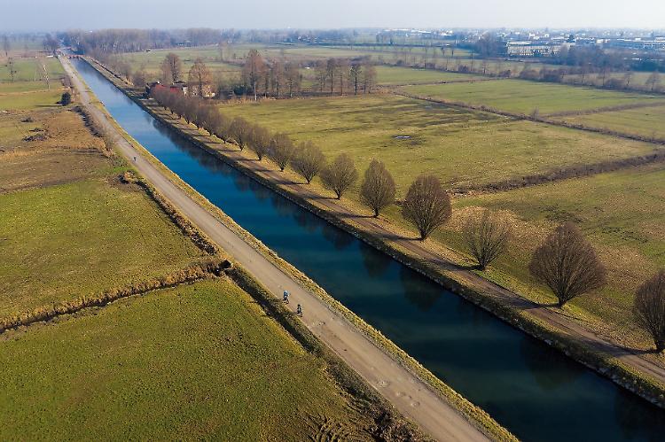 La classe dell'acqua: il Canale Vacchelli e i corsi d’acqua circostanti.