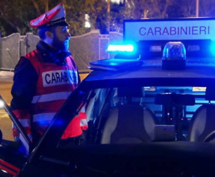 Accoltellato dopo una lite, terrore in piazza Castello
