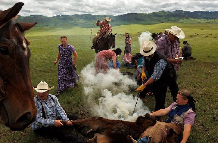 Il mondo lento degli hutteriti d'America