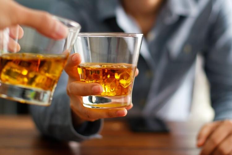 Aggressività e abuso di alcolici: corso in aiuto ai baristi