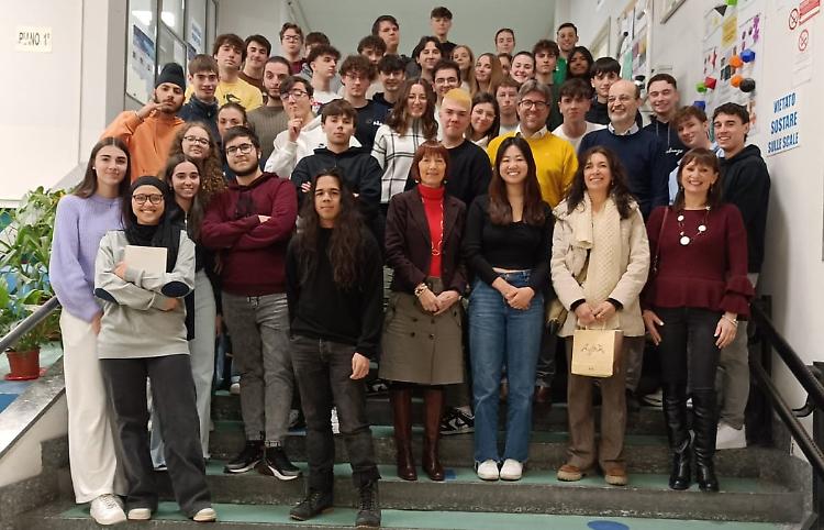 Lezioni made in Usa nei licei con gli studenti del Mit