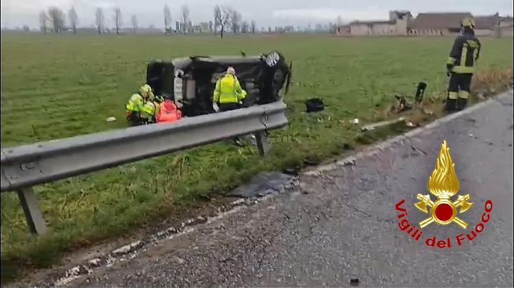 Scontro frontale sulla provinciale Bergamina: due feriti