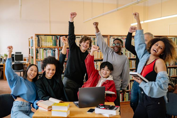 Classi, la finestra sul mondo: 1 studente su 5 è straniero