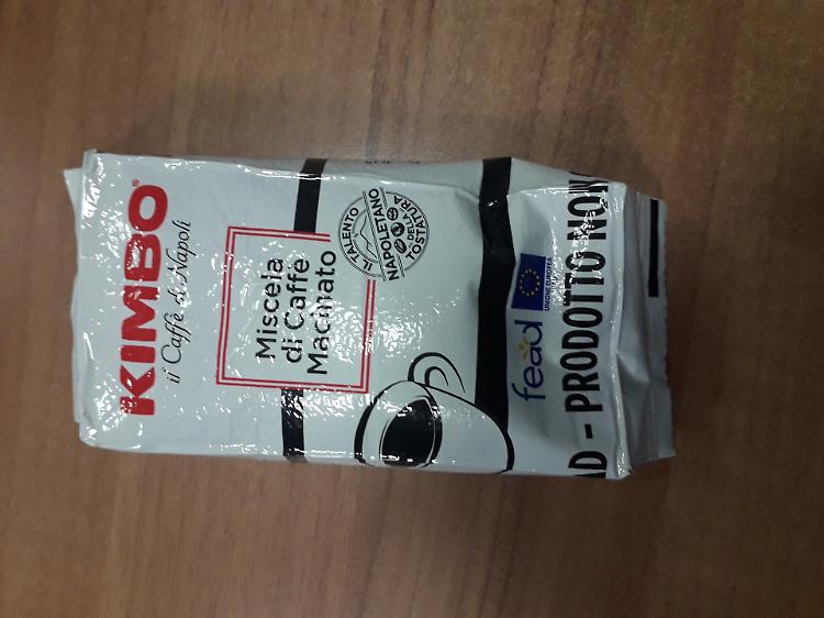 Caffè 'solidale' gettato tra i rifiuti