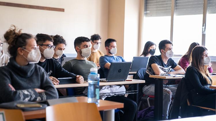 Professioni sanitarie, incontri orientativi per conoscere i corsi di Laurea