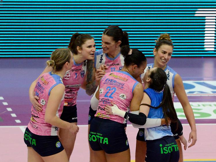 Per la Vbc buona partenza, poi esce Conegliano (1-3)