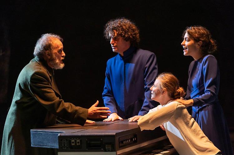 #DIRITTODICRITICA: 'Processo Galileo', vota l'autore della recensione migliore