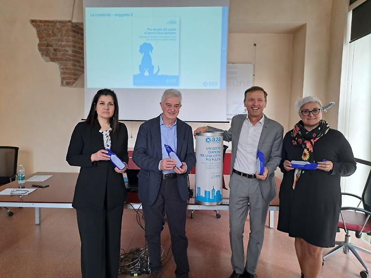 Attività di pulizia delle strade e campagna per la corretta gestione delle deiezioni canine