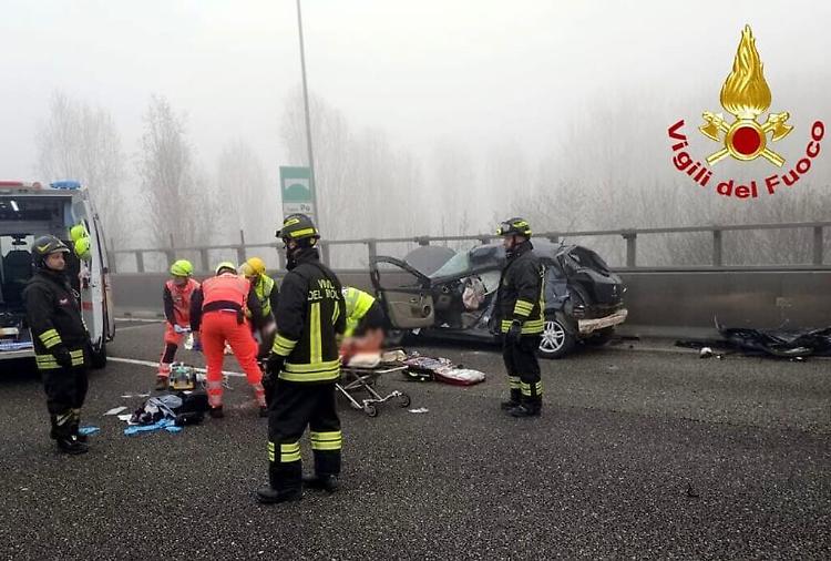 Tragico incidente in A21, due morti e un ferito gravissimo