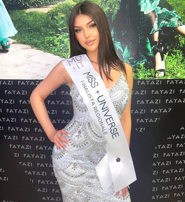  Da istruttrice di equitazione a reginetta di bellezza: Nicole in finale