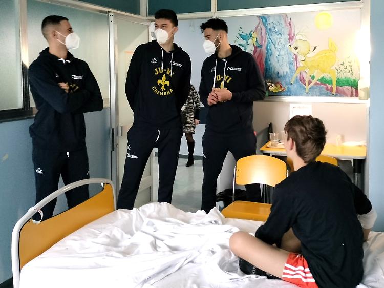 La JuVi Cremona ha fatto tappa in Pediatria