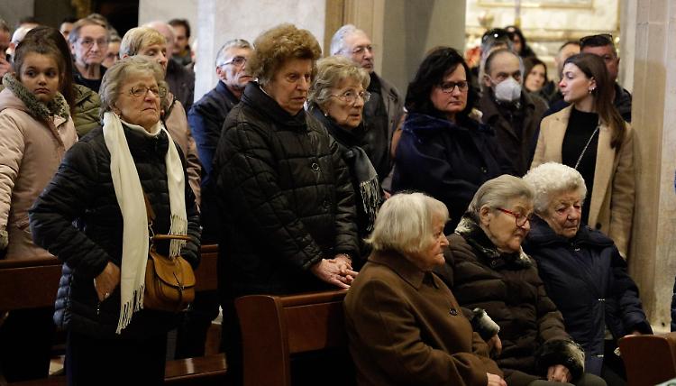 Troppo grande il dolore, addio alla nonna di Emiliano