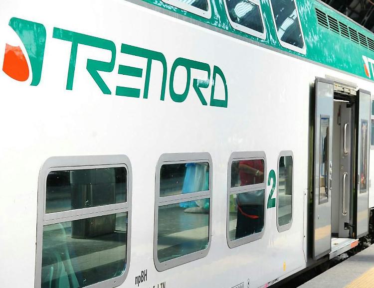 Trenord, niente sconto del 30% sull’abbonamento di aprile per i pendolari cremaschi