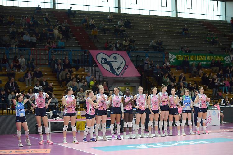 Vbc, il titolo sportivo di serie A1 sarebbe stato venduto a Cuneo