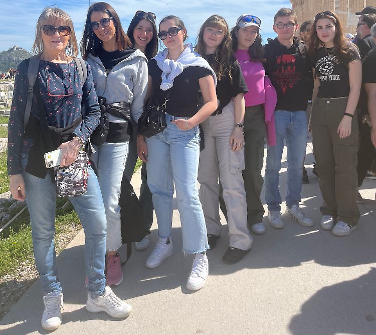 Gli studenti dello Stanga in mare tra i delfini
