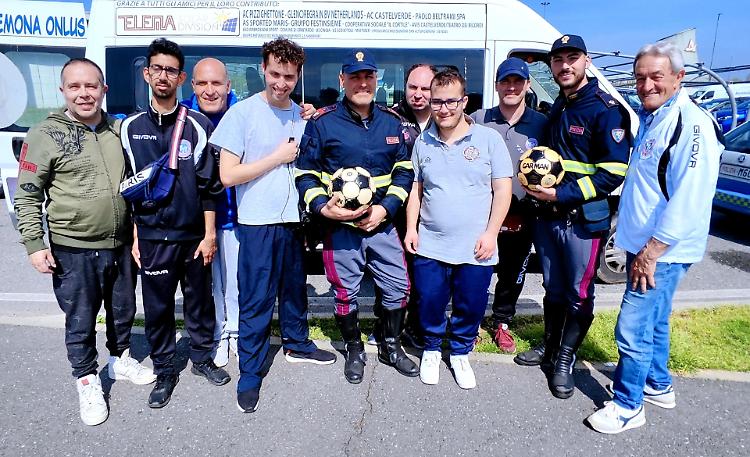 In panne, la Polizia aiuta Pepo Team