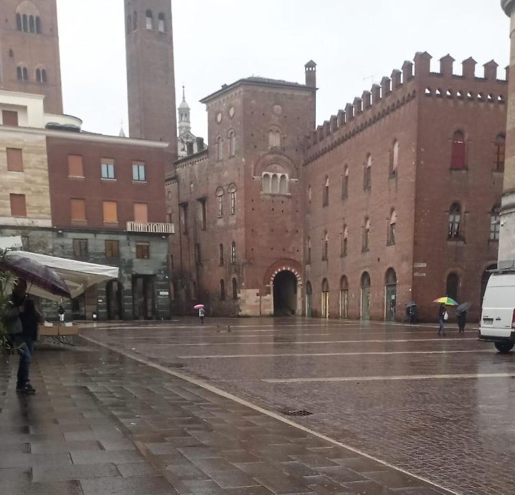 La pioggia cancella il mercato del mercoledì