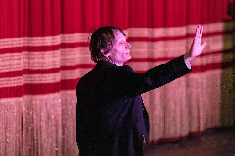 #DIRITTODICRITICA: 'La dodicesima notte', vota l'autore della recensione migliore