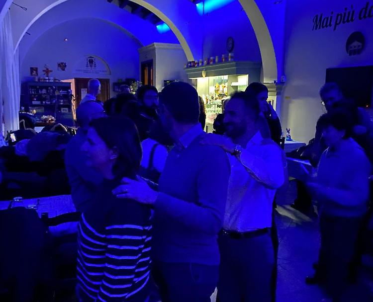 Il ballo illumina il buio