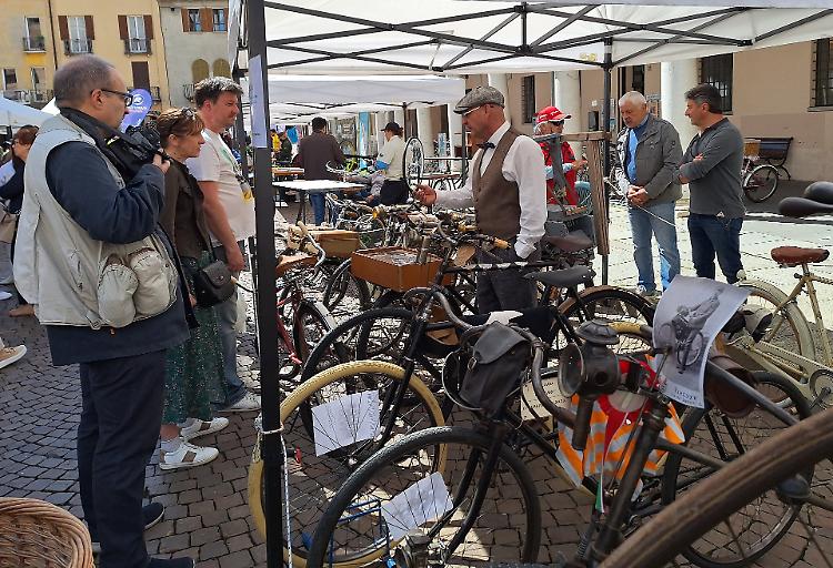 Rotoraduno, uno spot alla mobilità dolce e sostenibile